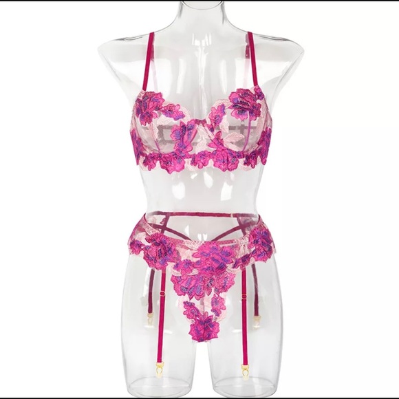 Lingerie - Picture 3 of 3